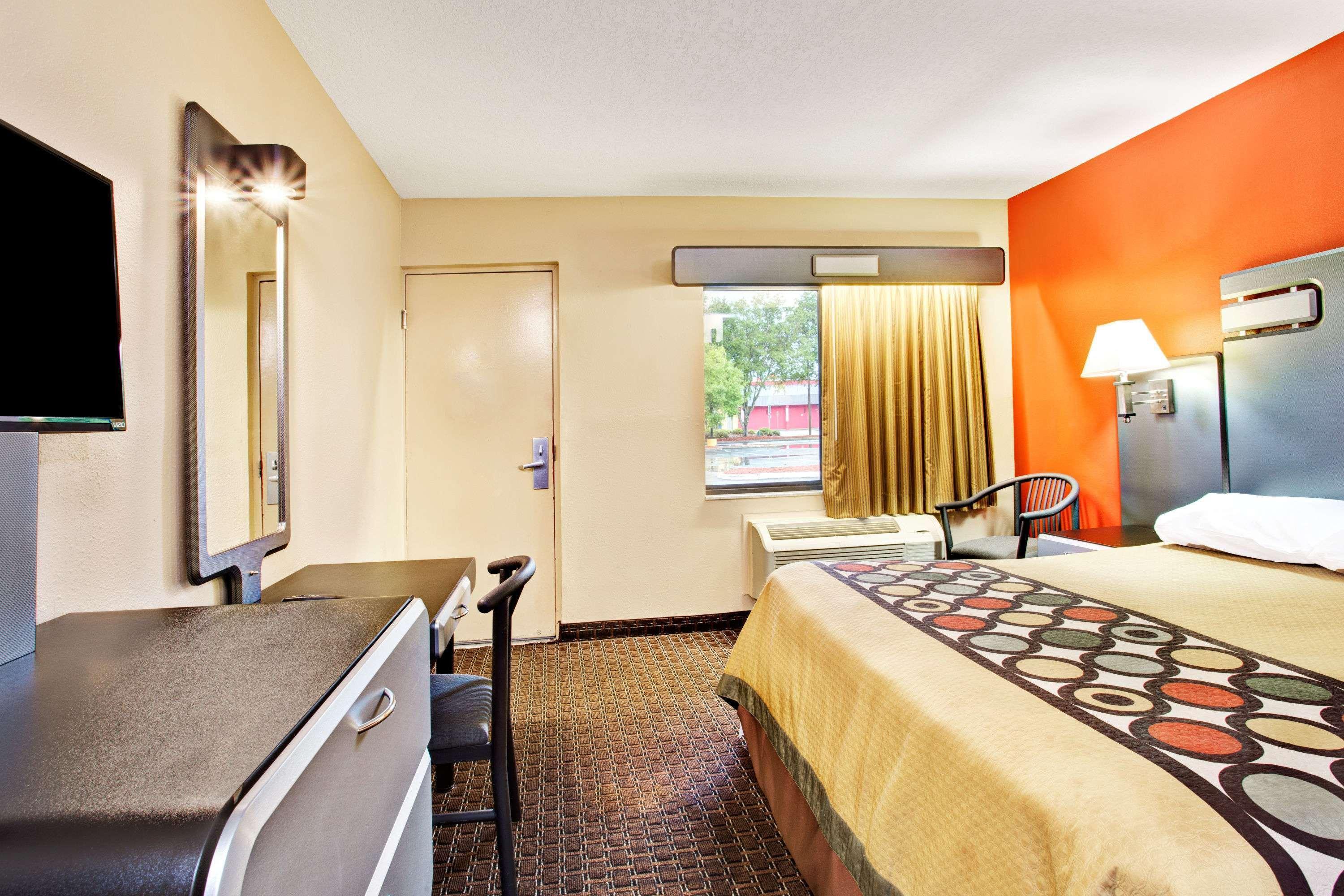 מלון סלבריישן Super 8 By Wyndham Kissimmee/Maingate/Orlando Area מראה חיצוני תמונה