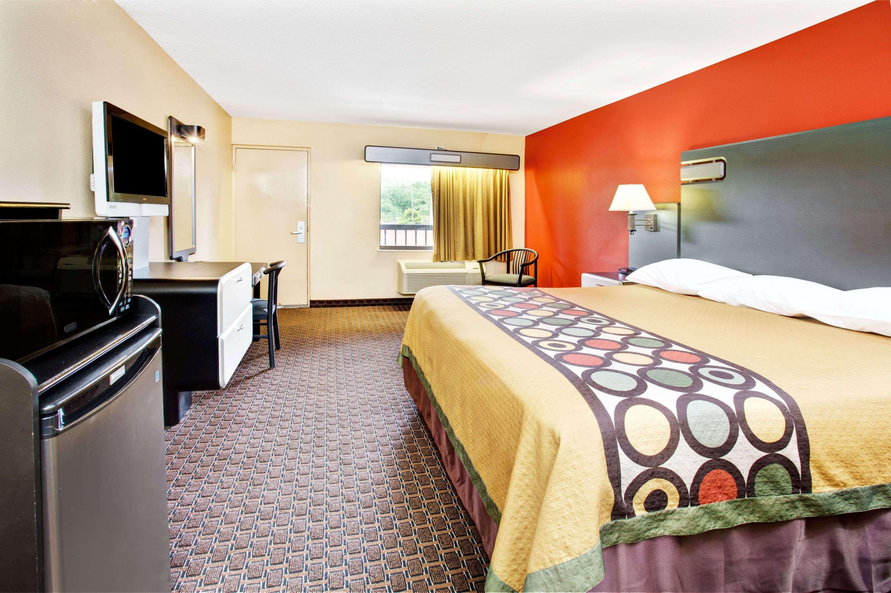 מלון סלבריישן Super 8 By Wyndham Kissimmee/Maingate/Orlando Area מראה חיצוני תמונה