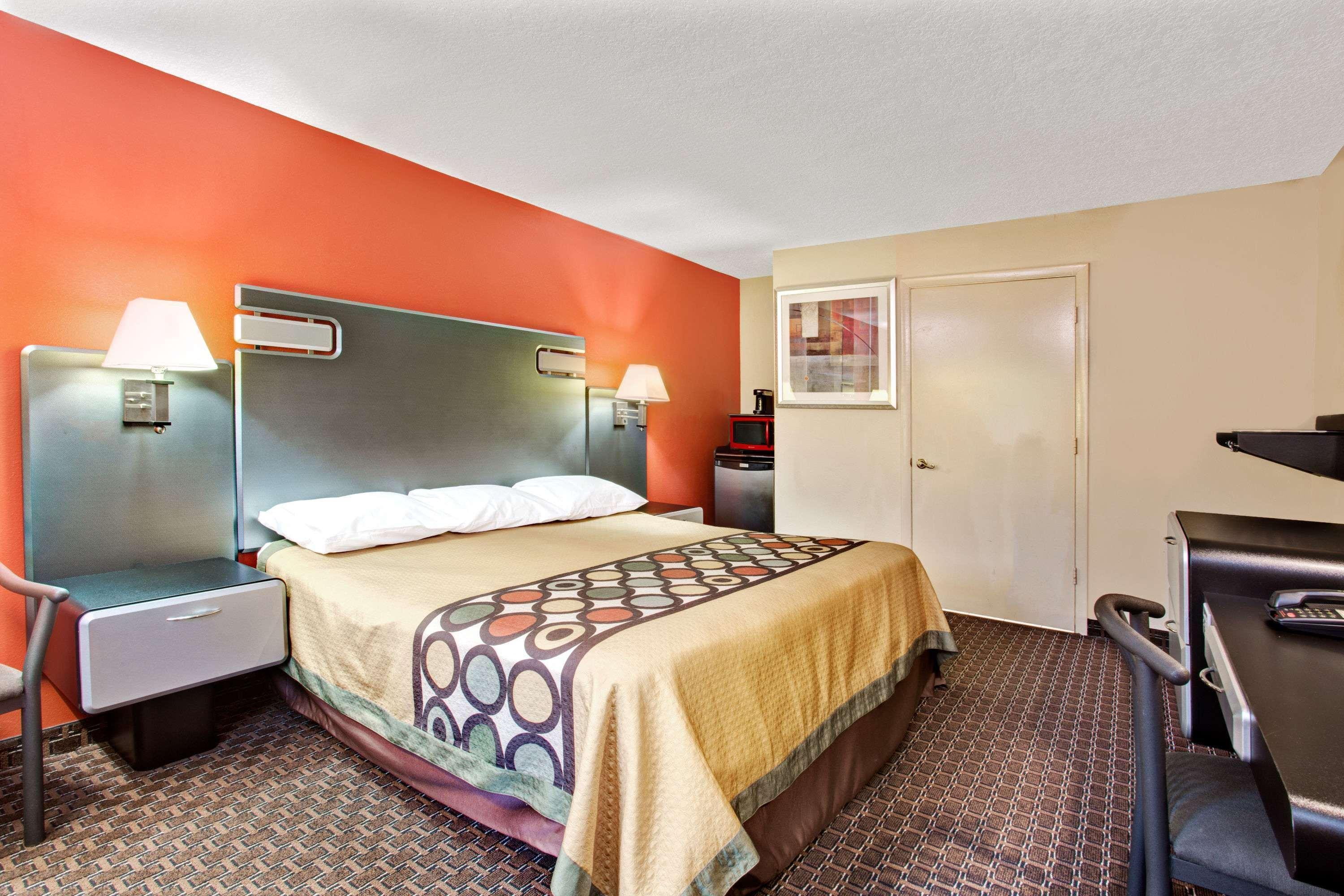 מלון סלבריישן Super 8 By Wyndham Kissimmee/Maingate/Orlando Area מראה חיצוני תמונה