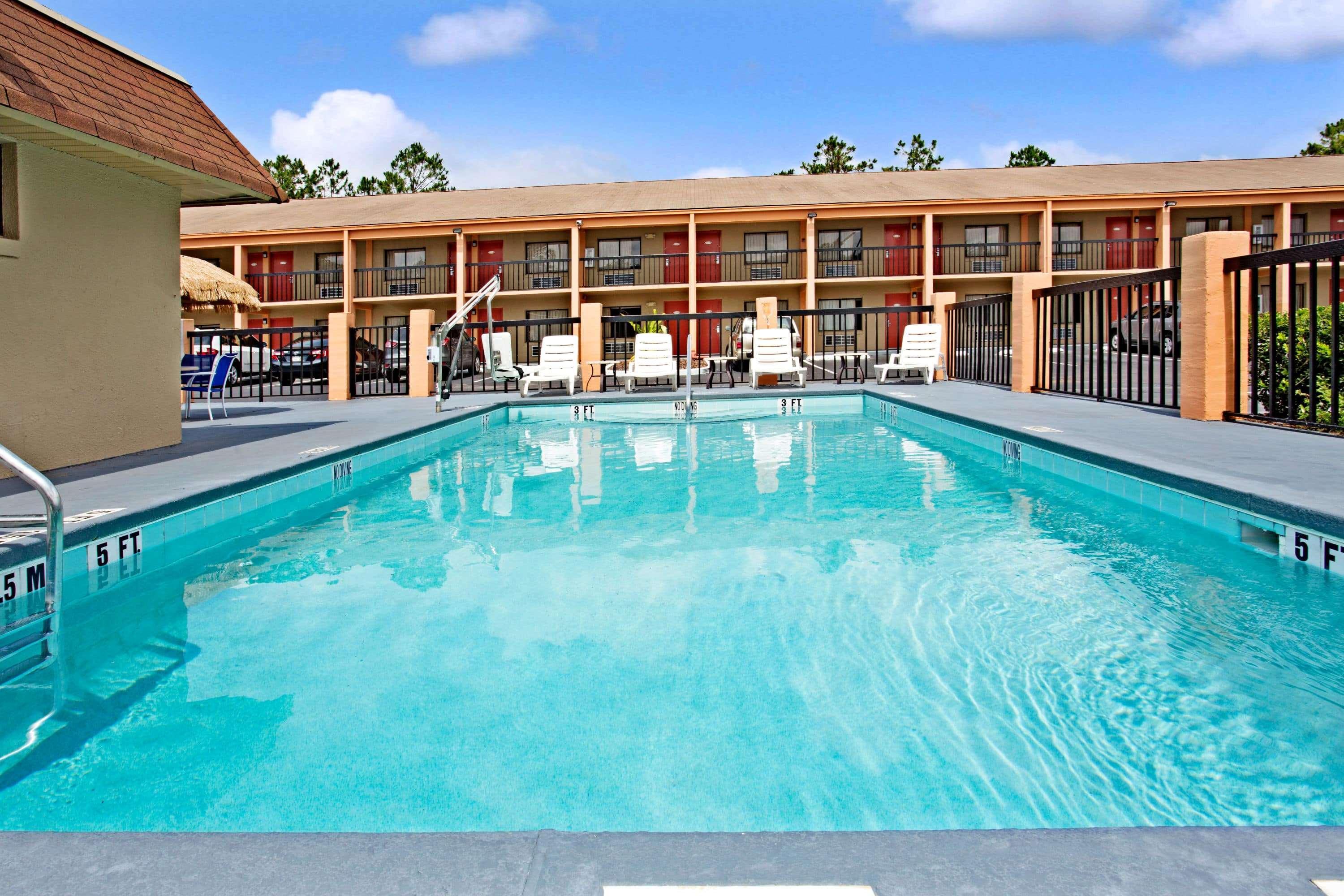 מלון סלבריישן Super 8 By Wyndham Kissimmee/Maingate/Orlando Area מראה חיצוני תמונה