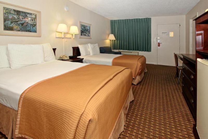 מלון סלבריישן Super 8 By Wyndham Kissimmee/Maingate/Orlando Area מראה חיצוני תמונה