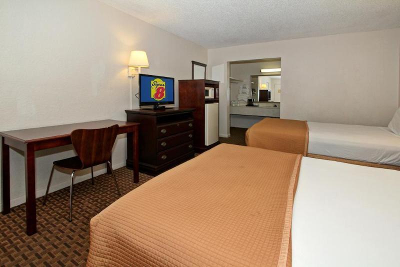 מלון סלבריישן Super 8 By Wyndham Kissimmee/Maingate/Orlando Area מראה חיצוני תמונה