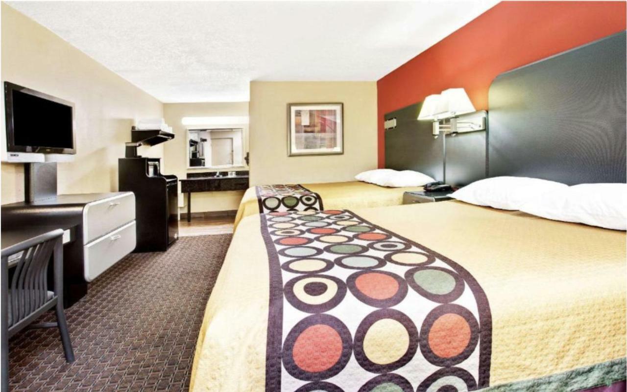 מלון סלבריישן Super 8 By Wyndham Kissimmee/Maingate/Orlando Area מראה חיצוני תמונה